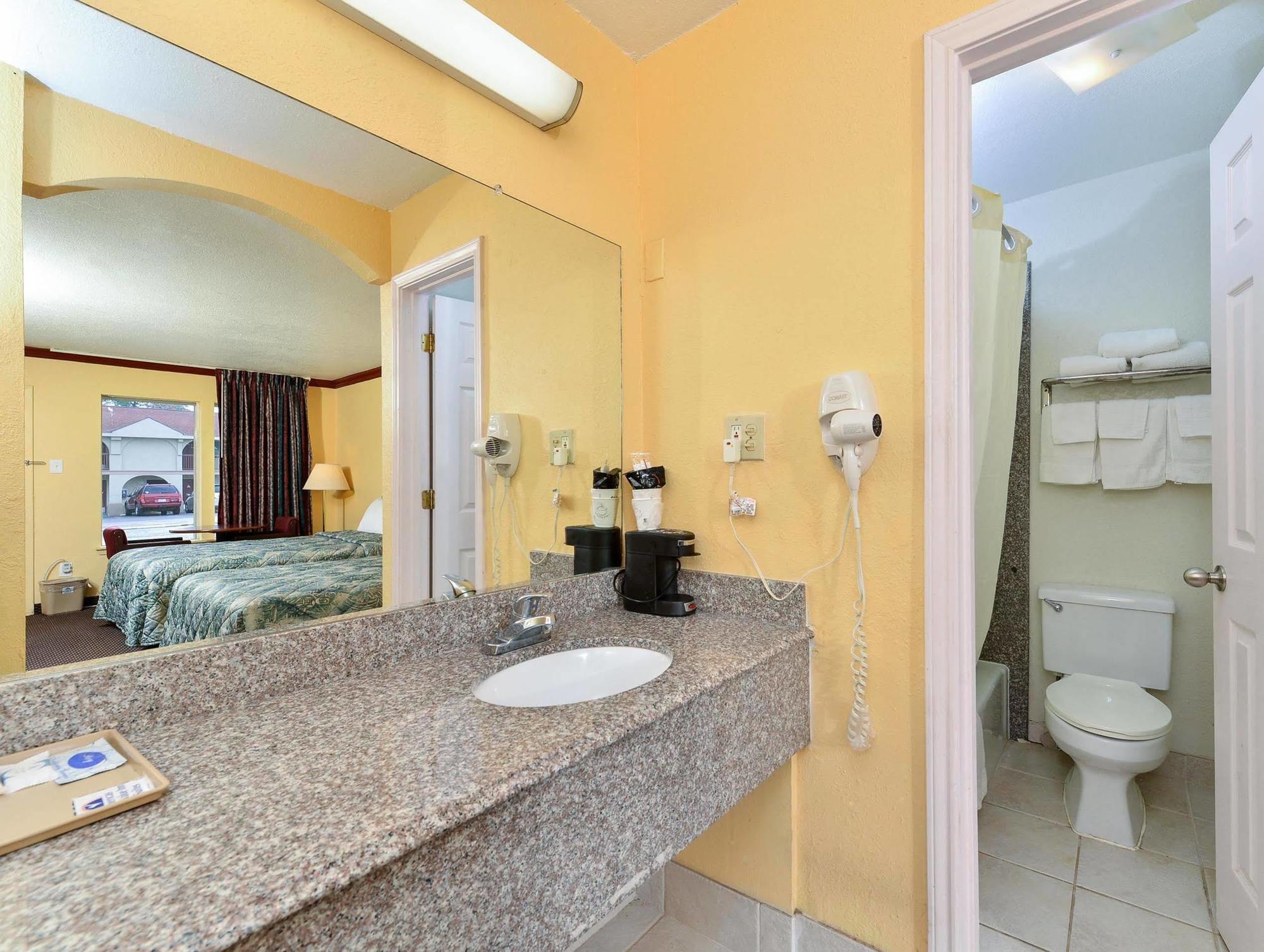 Americas Best Value Inn Conroe Exteriér fotografie